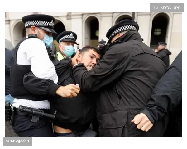 英国警方在欧冠决赛前于温布利周边逮捕数十名闹事球迷 英国警方在欧冠决赛前于温布利周边逮捕数十名闹事球迷
